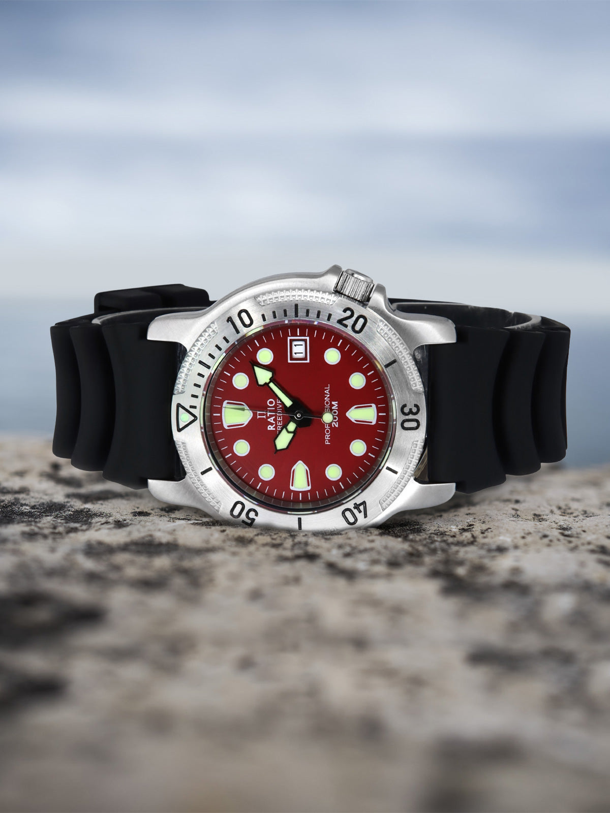 Ratio FreeDiver Professional Sapphire Red Dial Quartz 22AD202-RED 200M Men’s Watch