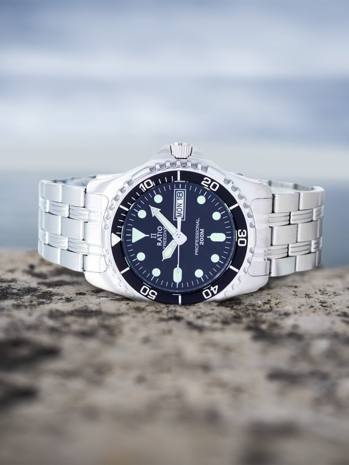 Ratio Free Diver Professional 200M Sapphire Quartz 36JL140 Mens Watch